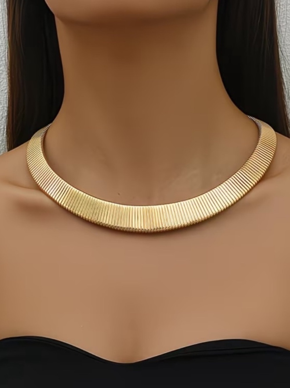 Luxe Gold Ribbed Collar Choker Necklace